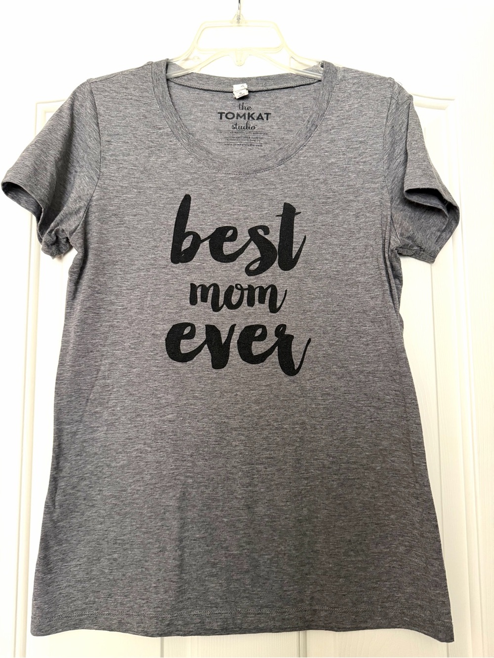 Gray "Best Mom Ever" Fitted Graphic Tee
